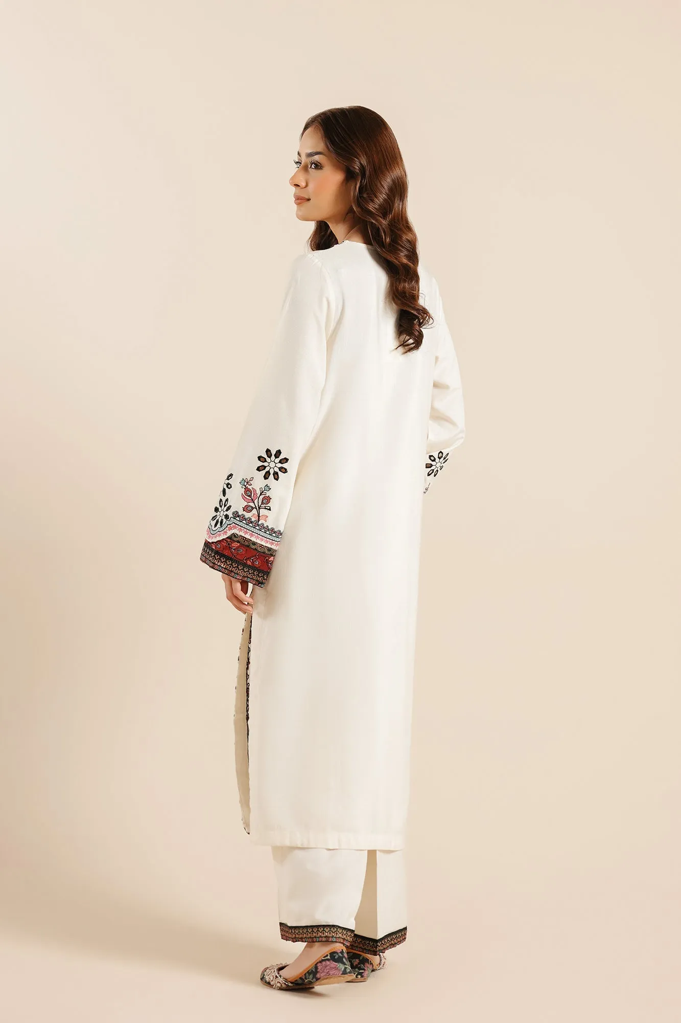 EMBROIDERED SUIT (E2789/103/002)
