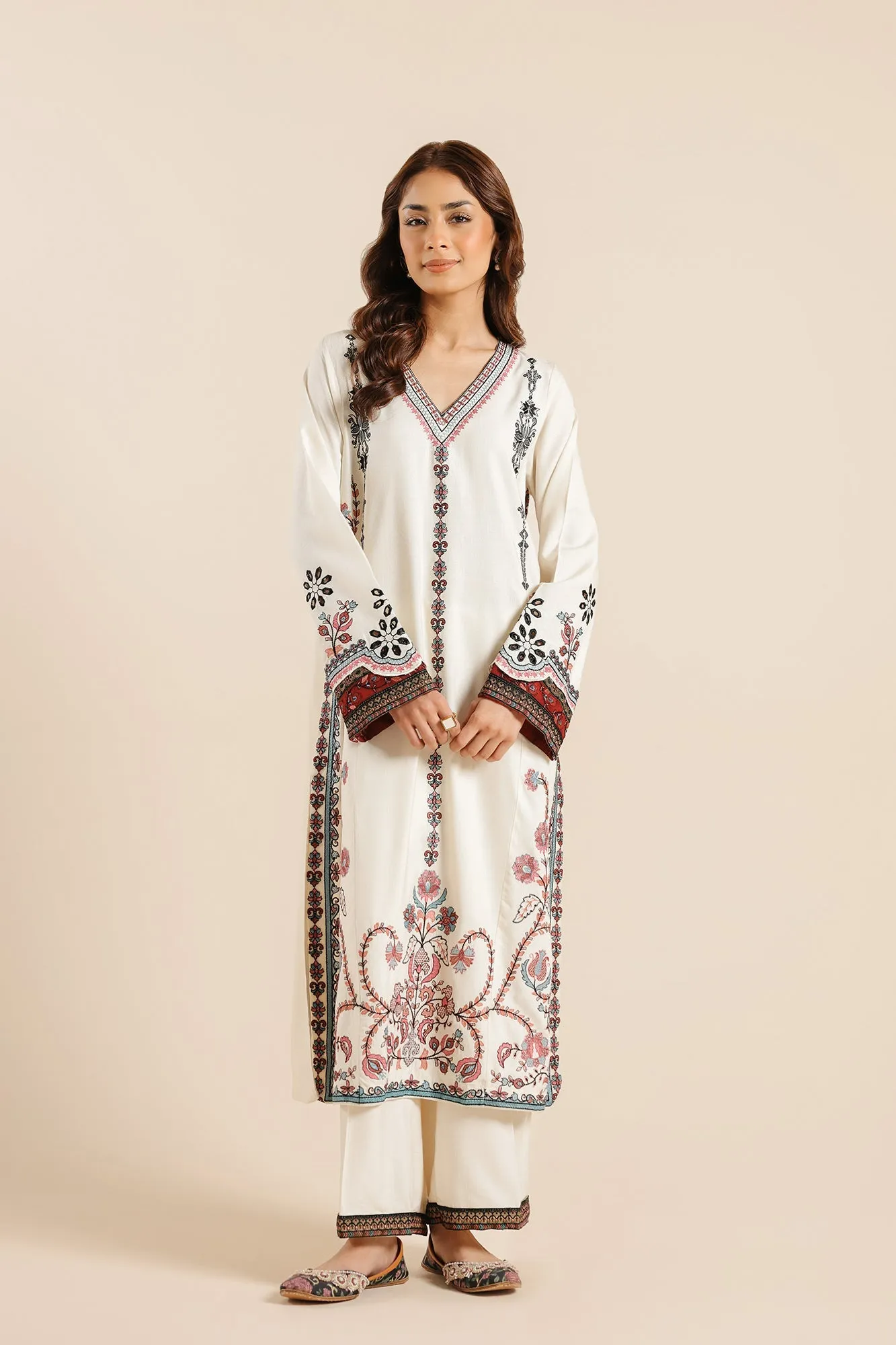 EMBROIDERED SUIT (E2789/103/002)