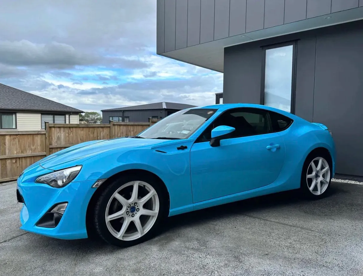 Gloss Sky Blue Vinyl Wrap